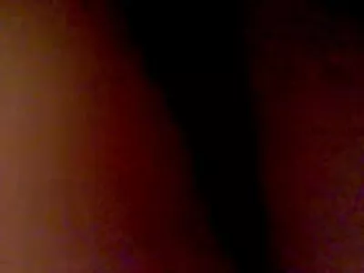 Võrgutav brünett teab, kuidas oma meest hoida ja kuidas seks video xxx tema valvurit keppida.