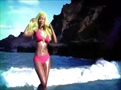 Blondiin võtab oma pisikese saagiga paksu xx porno seks riista ja lakub selle siis maha.