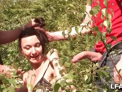 Noor mees keppib jultunult oma kire vapustavat ema. xxx sex porno xxx