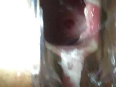 Seksikas hoor domineerib ja mängib oma tube seks orja riistaga.