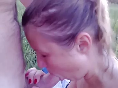Mahlane casting ainulaadse Annisa Kate'iga lõpeb porno seks xx sperma lakkumisega rindelt.